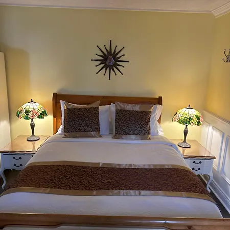 Blue Gables Bed And Breakfast Niagara Falls Exterior photo