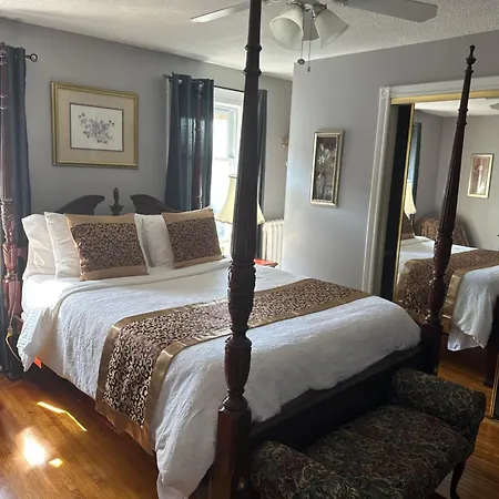 Blue Gables Bed And Breakfast Niagara Falls Exterior photo