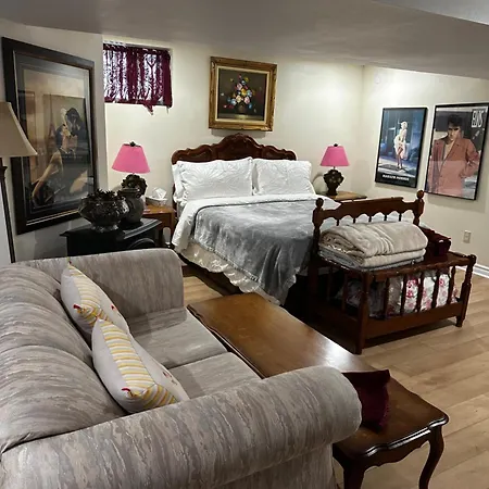 Blue Gables Bed And Breakfast Niagara Falls Exterior photo